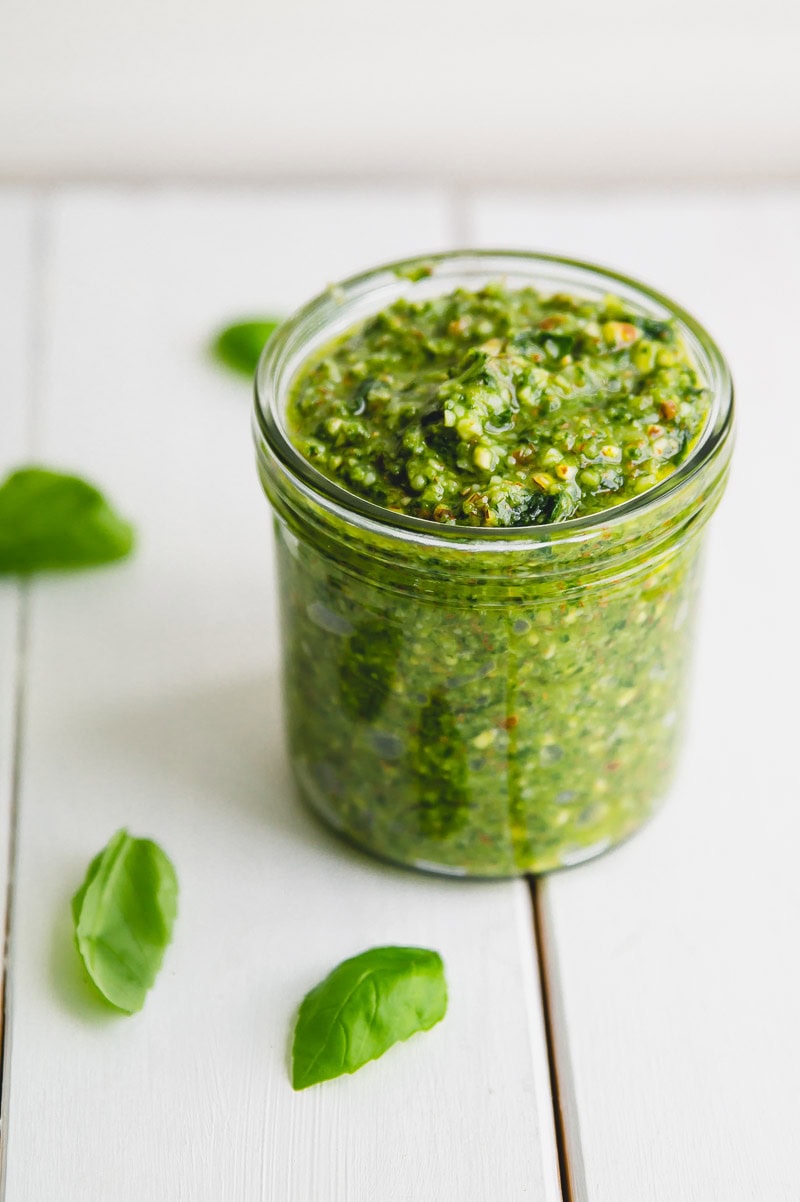 Pesto med basilikum og mandler