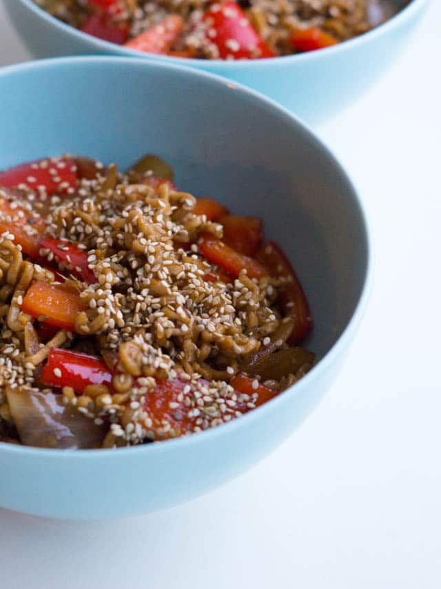 Stegte nudler med soya og ingefær
