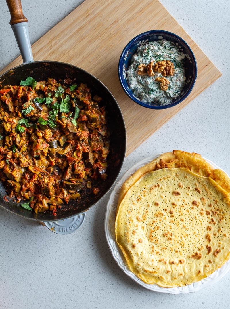 Persisk auberginegryderet med tomat, hvidløg og krydderier