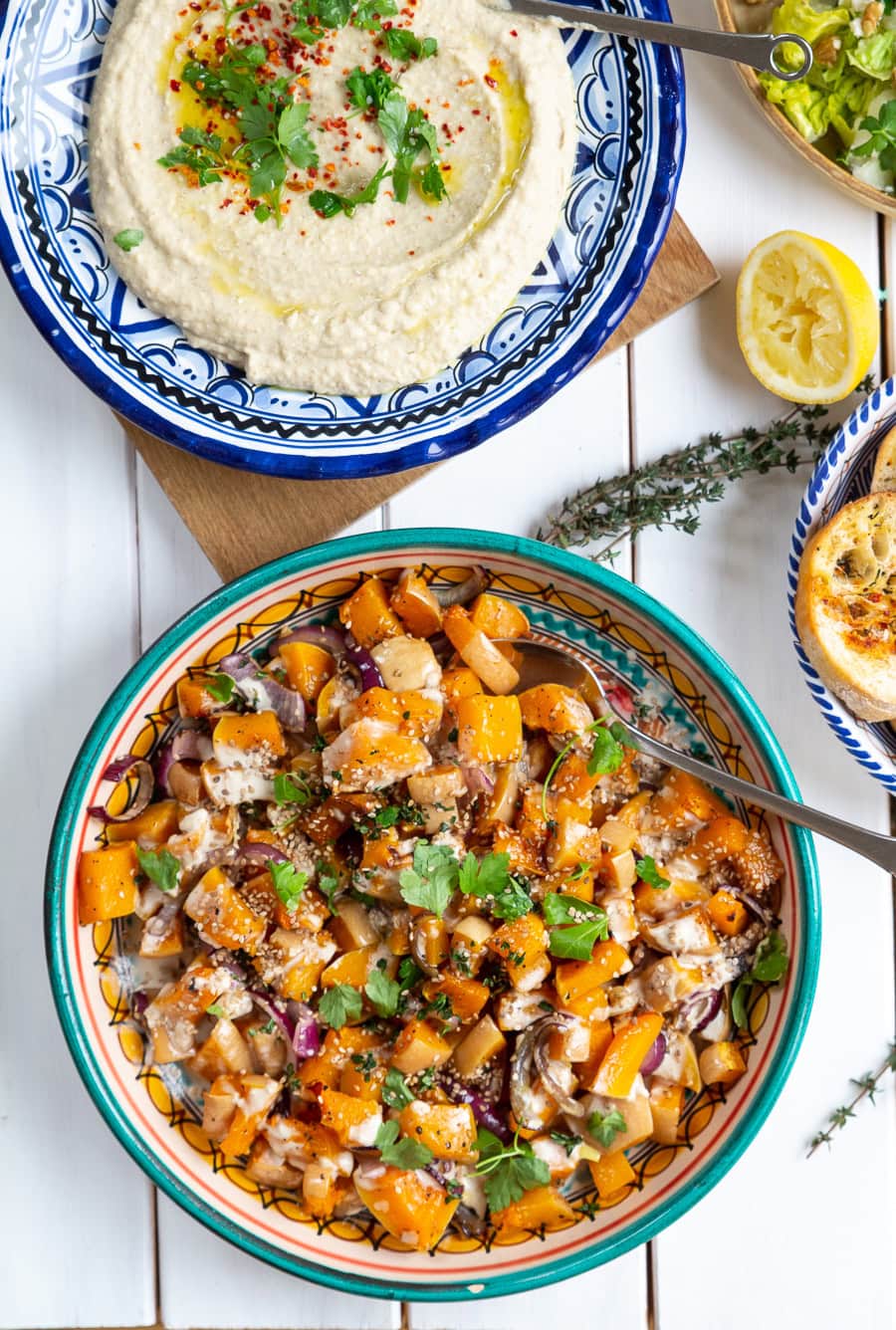 Bagt butternutsquash med tahindressing